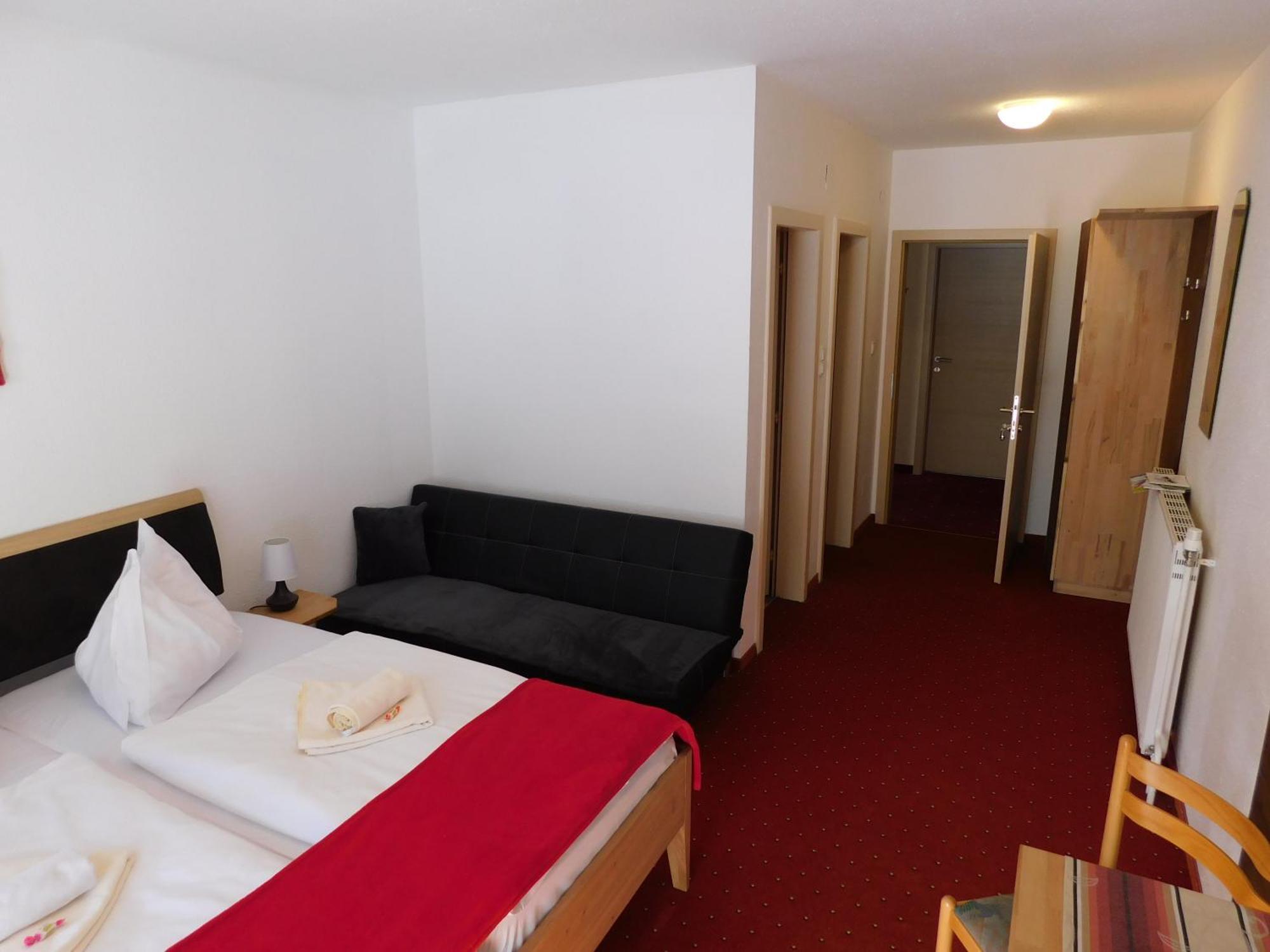 Alpenhotel & Aparthotel Lanz Hohentauern Room photo